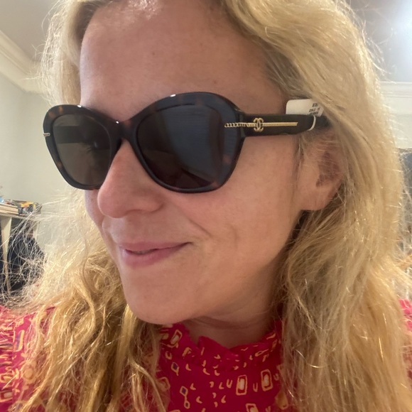 Chanel butterfly sunglasses, CURRENT collection, BNIB w/full inclusion and tag - Picture 9 of 9